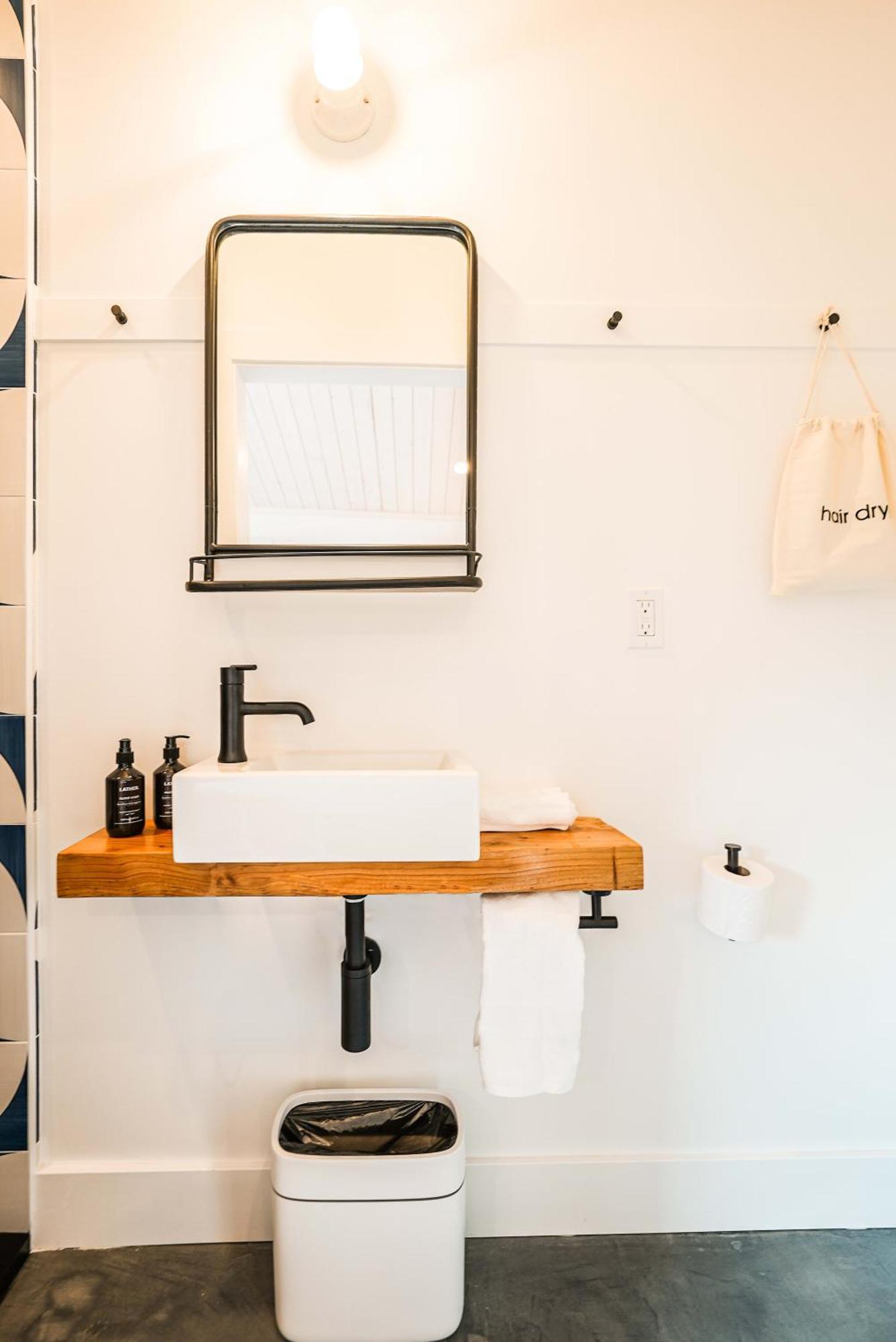 Funboard Room Includes King Bed And Mini Kitchenette Stinson Beach Eksteriør billede